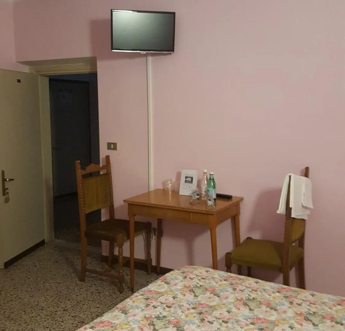 Albergo Ristorante Gualtieri Barberino di Mugello 2*,  İtalya